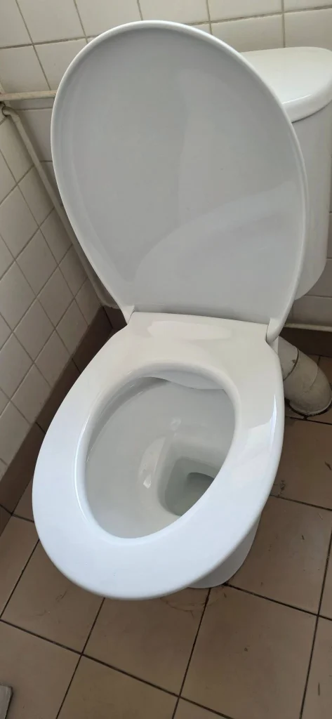 Installation de WC standard à PETIT-CAUX